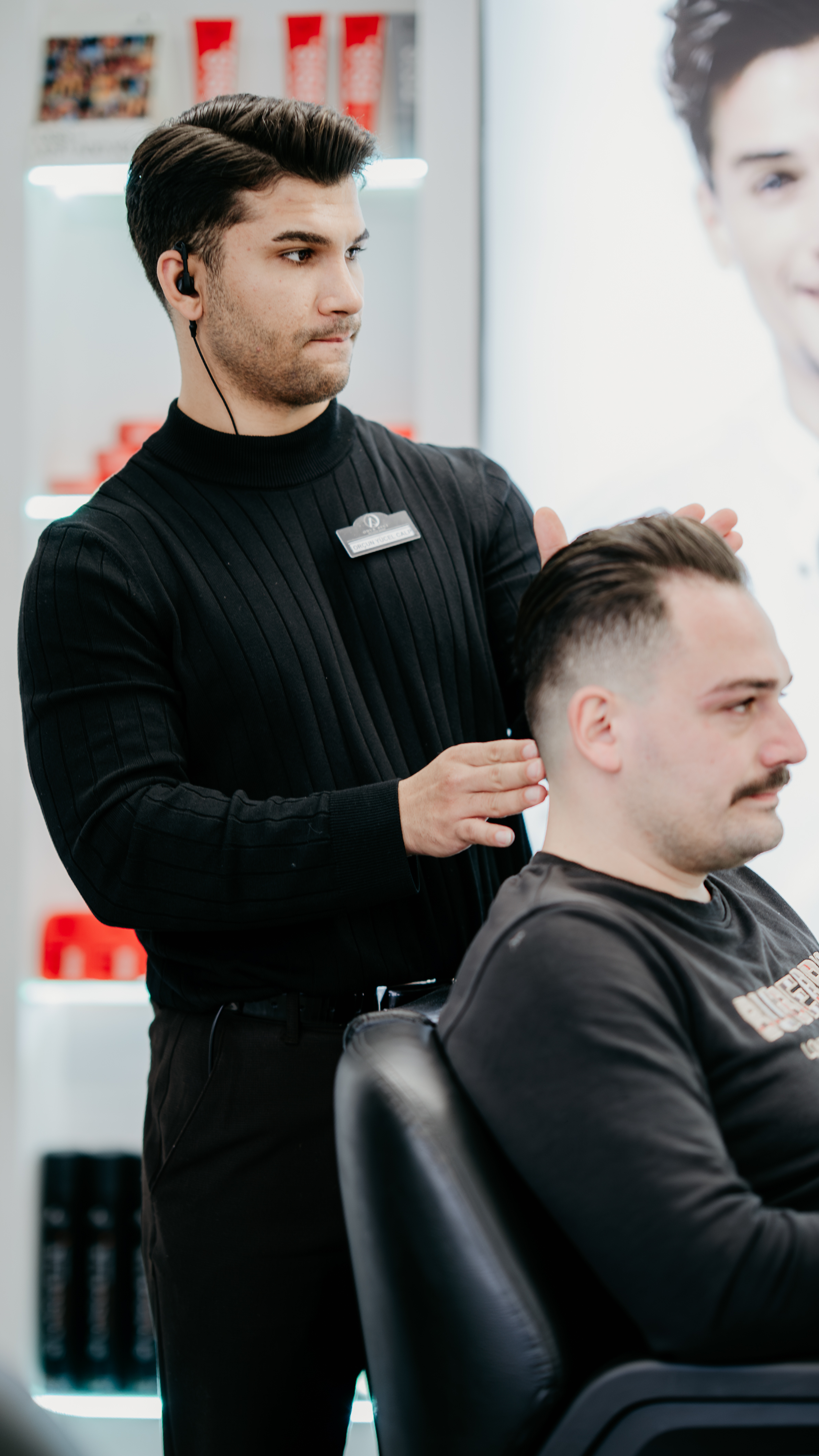 Exclusive Saloon’da kuaför ve misafir